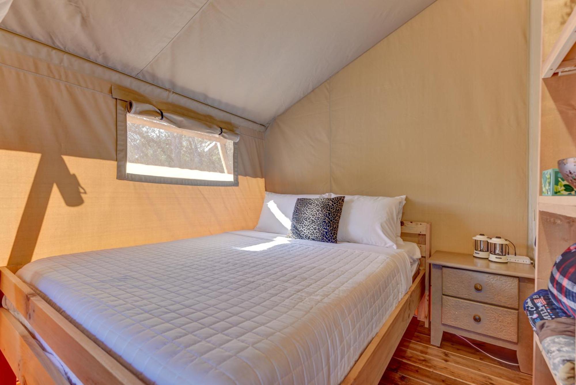 12 Fires Luxury Glamping With Heating #1 Otel Johnson City Dış mekan fotoğraf