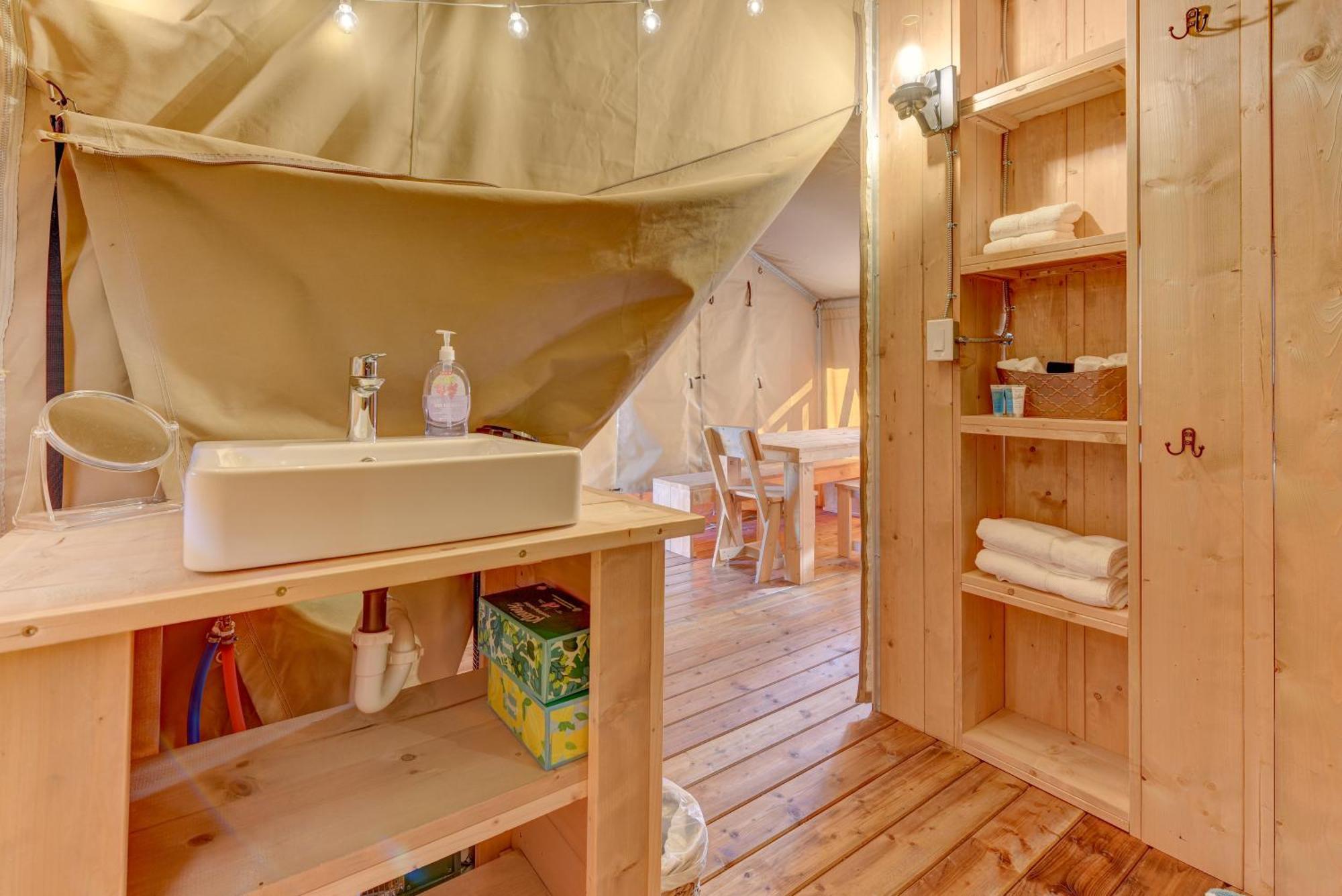 12 Fires Luxury Glamping With Heating #1 Otel Johnson City Dış mekan fotoğraf